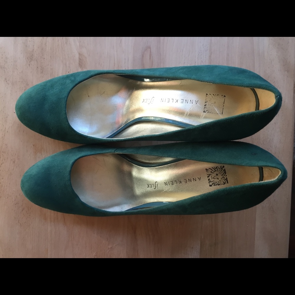 Teal high heel suede Anne Klein shoes